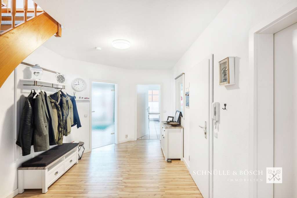 Immobilie in Deinste - Großzügige Eigentumswohnung mit Doppelcarport in Fredenbeck - Bild 0