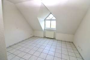 Helle Dachgeschosswohnung mit Aufzug, Balkon & Tiefgarage in Solingen-Wald – Die vollständige Adresse der Immobilie erhältst du vom Anbieter., 42719 Wald, Solingen – Vorschaubild 9