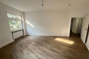 Stilvoll wohnen in bester Lage: Moderne 2-Zimmer-Wohnung mit Einbauküche – sofort verfügbar!
