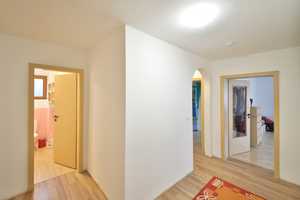 Modernisiertes Zweifamilienhaus mit ausgebautem Dachgeschoss, Doppelgarage und großem Garten – Karlsruhe (Kreis) – Vorschaubild 14