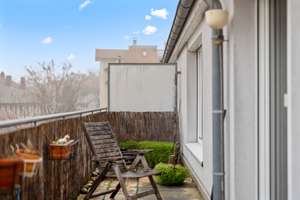 Dachgeschosswohnung mit großem Sonnenbalkon & Weitblick über Freiburg – ruhige Hinterhauslage – 79102 Oberau, Freiburg im Breisgau – Vorschaubild 4