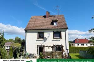 Solides Wohnhaus mit Potenzial und Garten – Die vollständige Adresse der Immobilie erhältst du vom Anbieter., 95100 Selb – Vorschaubild 3