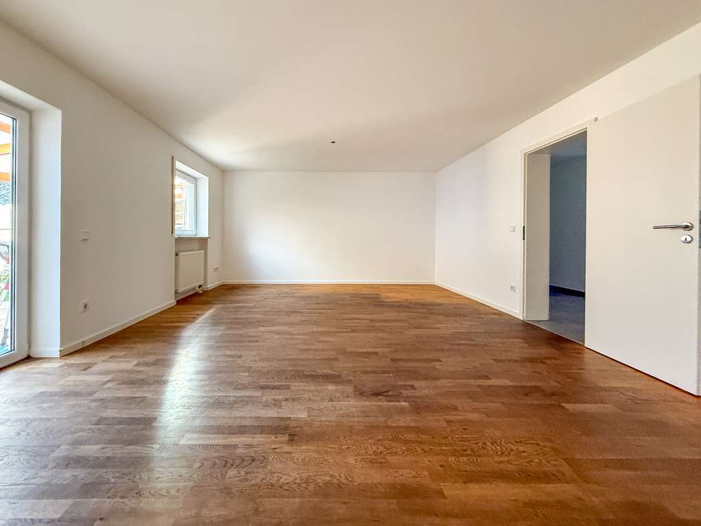 Immobilie in Großkarolinenfeld - Modernisiertes Reihenhaus mit Bergblick & Westgarten – Familienidyll in Großkarolinenfeld - Bild 3