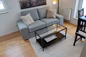Sonne Pur: 1,5-Zimmer-Penthouse-Wohnung mit Balkon  in Bogenhausen – Revalerstr. 0, 81677 München – Vorschaubild 2