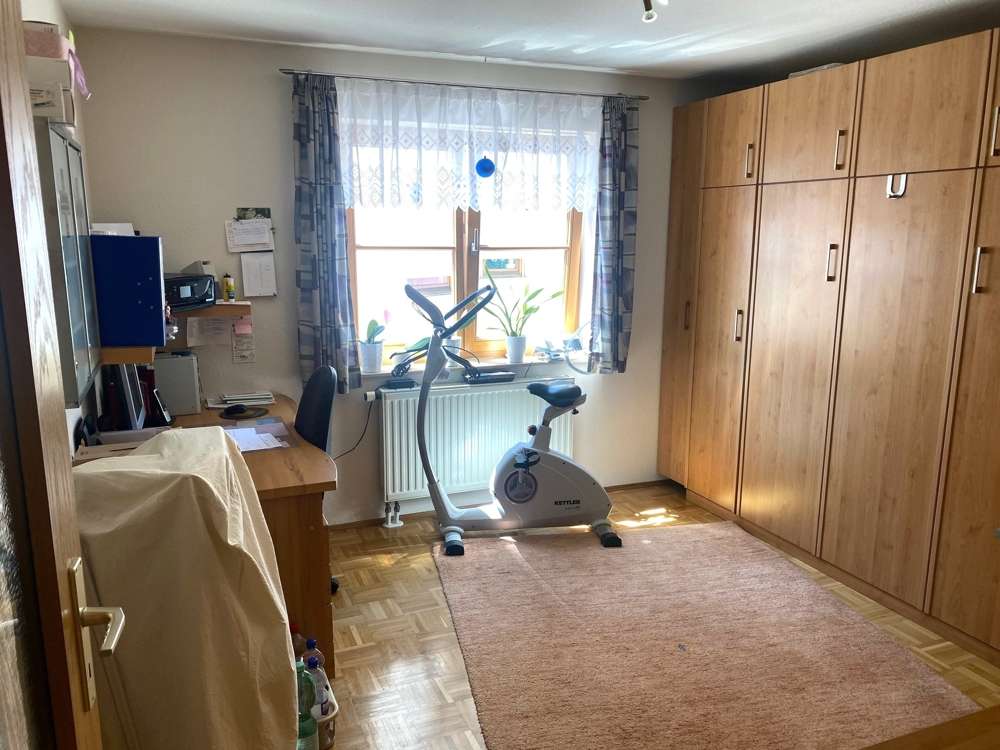 Immobilie in Meckenbeuren - Willkommen, zu Hause! Schöne 3-Zimmerwohnung 
mit Garage + Außenstellplatz in Meckenbeuren - Bild 3