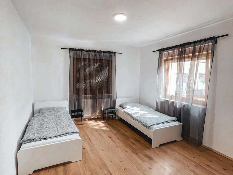 Schlafzimmer 1