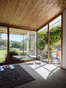 Architekten-Bungalow in Traumlage mit Blick über Pferdekoppeln