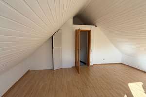 Doppelhaushälfte mit großem Wohn-/Essbereich inkl. Kamin, kl. Garten, Balkon und ausg. Dachgeschoss – Die vollständige Adresse der Immobilie erhältst du vom Anbieter., 45259 Heisingen, Essen – Vorschaubild 20