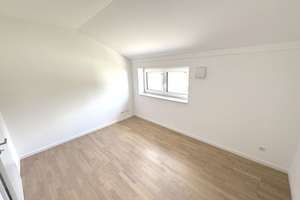 ERSTBEZUG! Sonnige und schöne 3-Zimmer-Dachgeschoss-Wohnung mit Balkon! – Lavendelweg 8, 85551 Kirchheim bei München – Vorschaubild 12
