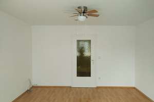 Renovierte Dachgeschoßwohnung in Aubing * ab sofort *  – Die vollständige Adresse der Immobilie erhältst du vom Anbieter., 81243 Aubing-Süd, München – Vorschaubild 2
