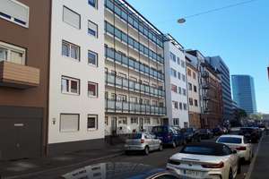 3-Zimmer-Wohnung in Mannheim/Quadrate mit Einbauküche und Balkon