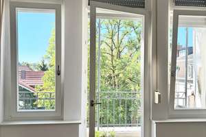Wiesbaden-Sonnenberg by the Kurpark 4-Room Apartment with balcony (furnished on request))