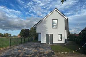Neubau Architektenhaus mit 4 großzügigen Zimmern, Garage und Grundstück! – Zum Lohteich 2, 30890 Barsinghausen – Vorschaubild 2