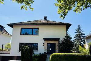 Gepflegtes Zuhause mit ruhigem Garten in Eberstadt