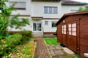 Bad Homburg: Reihenmittelhaus - Raumwunder mit kleinem Garten und 2 Stellplätzen  – Die vollständige Adresse der Immobilie erhältst du vom Anbieter., 61350 Bad Homburg vor der Höhe – Vorschaubild 4