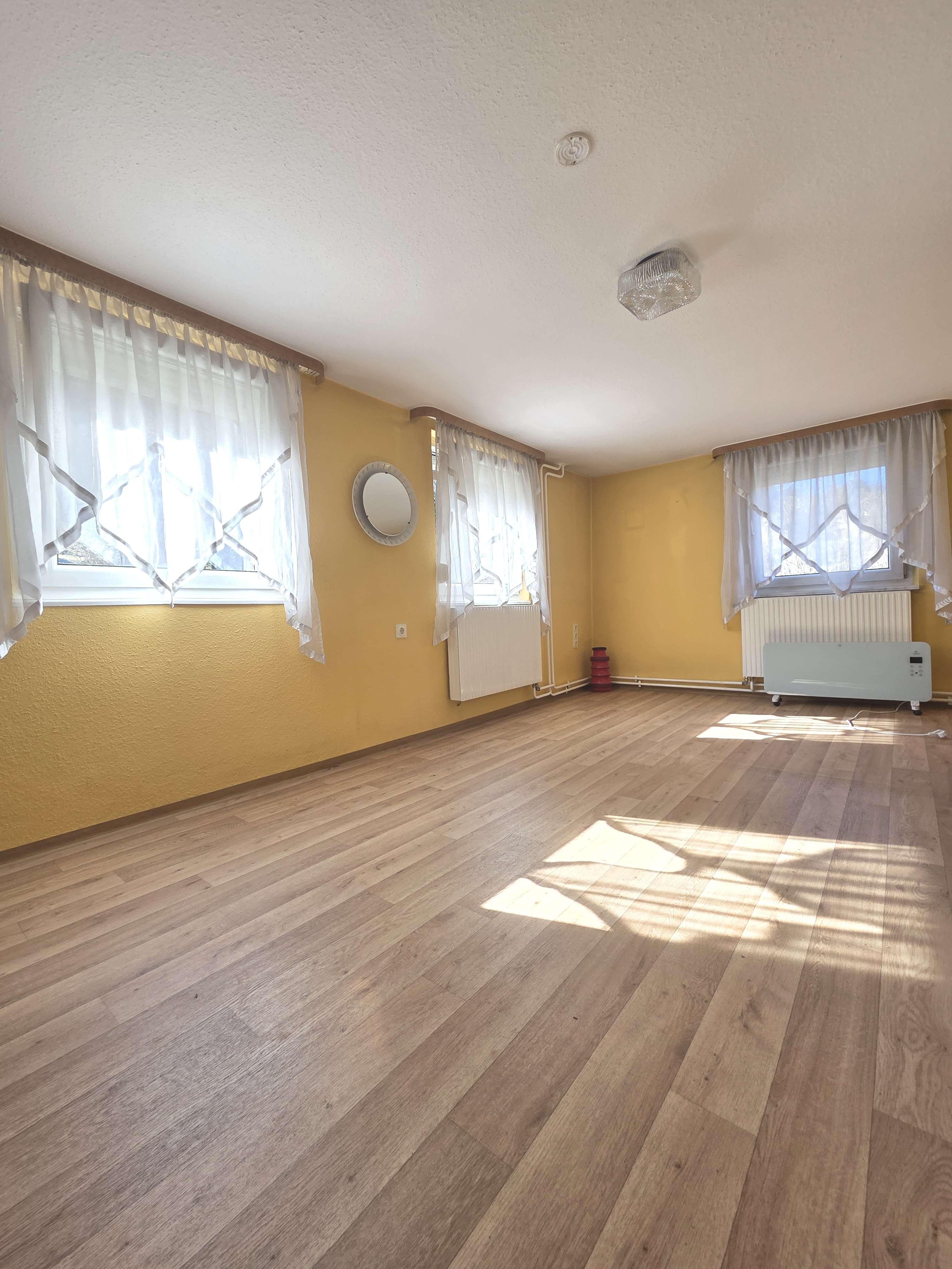 TUT - Ortsteil: Großes Anwesen mit ehemal. Bauernhaus, Stall, Scheune uvm., Tuttlingen Kreis – Bild 3