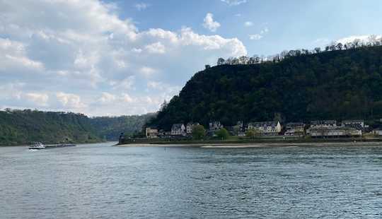 Bild von Ehrwürdiges, großzügiges Wohnhaus mit traumhaftem Rheinblick