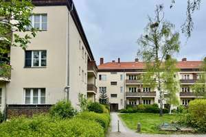FREI! 2-Zimmer-Whg. + abgezogenen Dielen in Zehlendorf + Balkon + Bj. ca.1930 + hell & ruhig im 1.OG – Die vollständige Adresse der Immobilie erhältst du vom Anbieter., 14169 Zehlendorf, Berlin – Vorschaubild 4