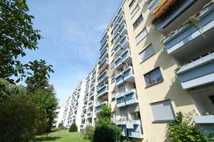 Großzügige 2-Zi-Whg. mit Balkon + TG-Stellplatz – vielseitig nutzbar als Eigenheim o. Kapitalanlage – Die vollständige Adresse der Immobilie erhältst du vom Anbieter., 90765 Ronhof, Kronach, Fürth – Vorschaubild 2