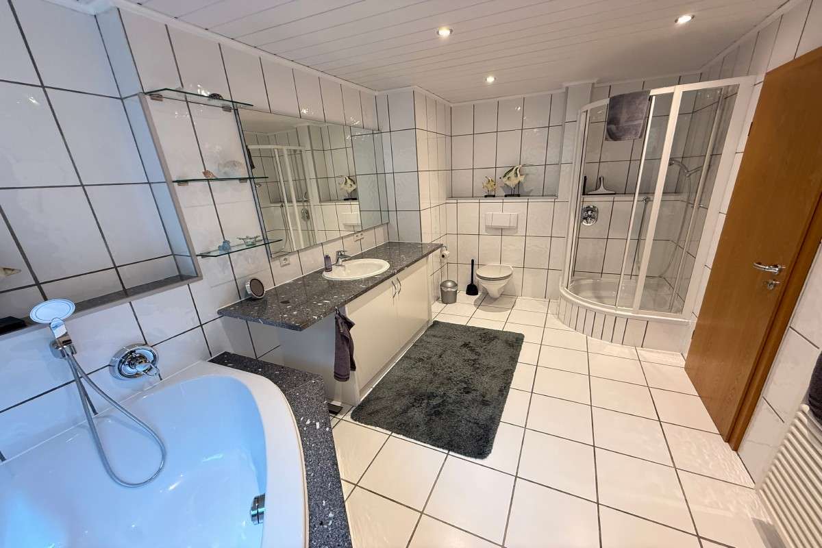 Immobilie in Glashütten - Glashütten: Einzigartiges Architektenhaus am Sonnenhang mit beeindruckendem Fernblick. - Bild 3