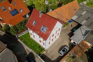 Teilsaniertes Zweifamilienhaus mit großem Garten & Wirtschaftsgebäude im Angebotsverfahren – Emmendingen (Kreis) – Vorschaubild 4