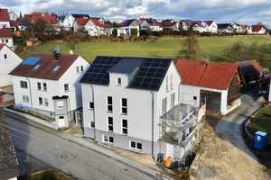 NEUBAU - Energieeffizientes Zweifamilienhaus mit Photovoltaik und Wärmepumpe – Alb-Donau-Kreis – Vorschaubild 2