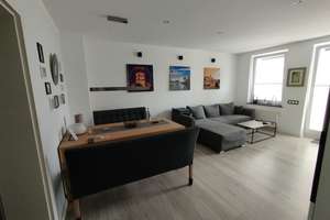 2016 sanierte 2,5-Zimmer Wohnung mit Süd-Balkon im Herzen von Pempelfort in einem 4-Parteien-Haus