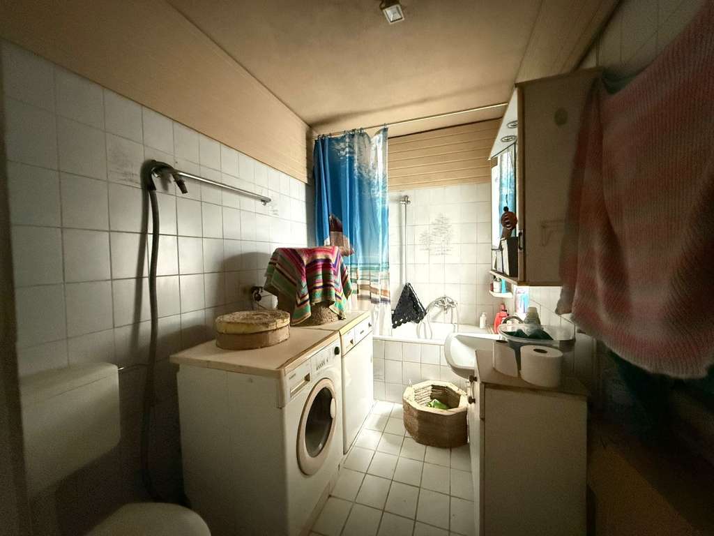 Immobilie in Neuwied - Sanierungsbedürftiges Wohngebäude mit Blick auf den Rhein - Bild 3