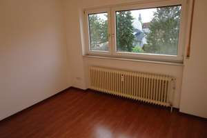 F-Bornheim, helle, ruhige, modernisierte 5-ZW. mit 2 Balkonen und 2 Tgl.-Bädern, Tel. 06074 6608580 – 60385 Bornheim, Frankfurt am Main – Vorschaubild 8