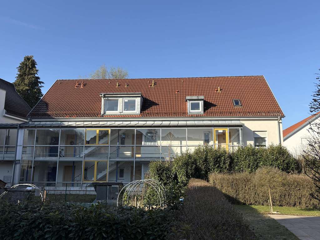 Immobilie in Leutkirch im Allgäu - Vermietete, helle 2-Zimmer-Wohnung in Betreuter Wohnanlage zentral in Leutkirch im Allgäu - Bild 1