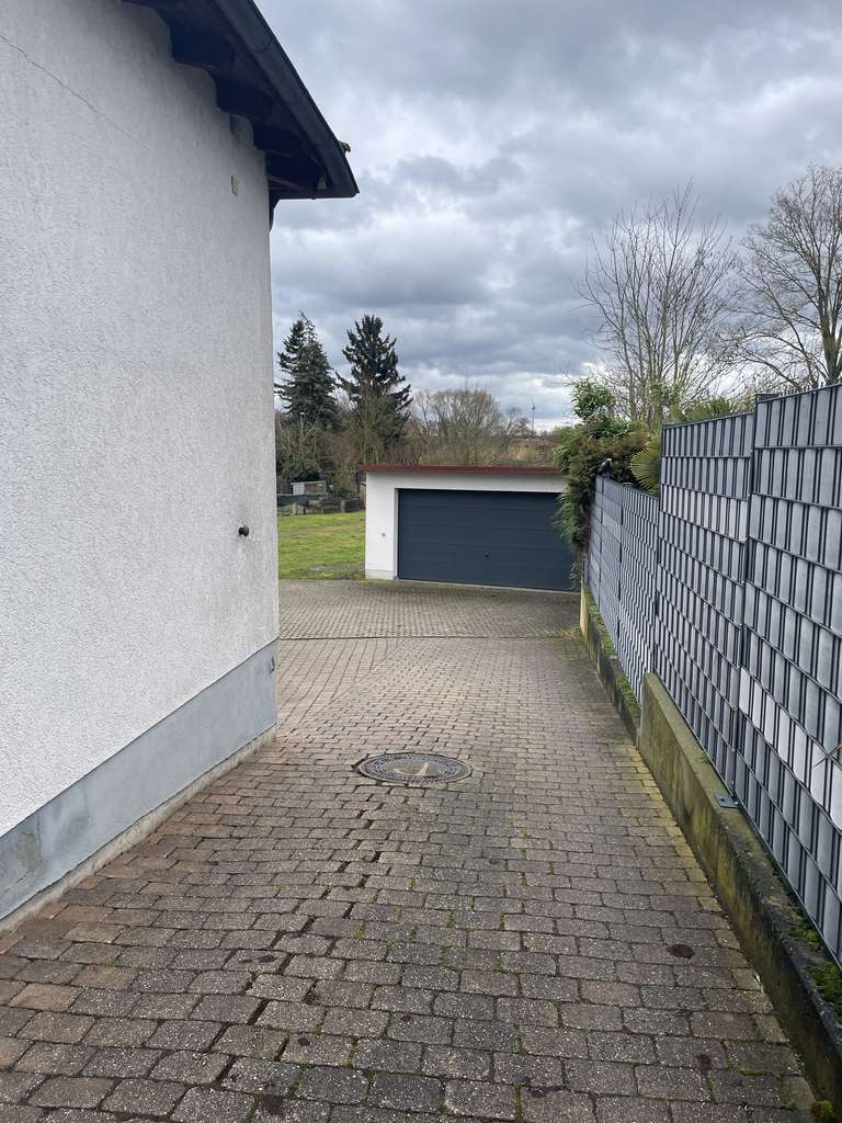 Immobilie in Herxheim - Gepflegtes und großzügiges Wohnhaus mit großem Gewerbeanteil, Hofraum und Garten - Bild 4