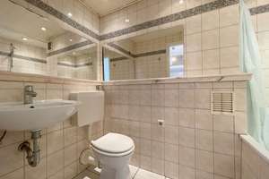 Großzügig geschnittene und leerstehende 3-Zimmer-Dachgeschosswohnung in urbaner Bilker Wohnlage! – Die vollständige Adresse der Immobilie erhältst du vom Anbieter., 40223 Bilk, Düsseldorf – Vorschaubild 18