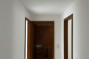 Frisch renovierte 2,5-Zimmer-Dachgeschosswohnung mit neuen Fenstern – Warbruckstraße 152, 47169 Marxloh, Duisburg – Vorschaubild 6
