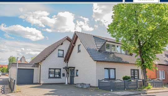 Bild von Großzügiges Zweifamilienhaus in gesuchter Lage