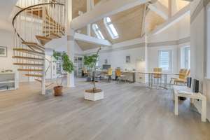 Ab sofort frei! Maisonette-Wohnung mit tollem Raumgefühl und Potenzial in der Südweststadt!