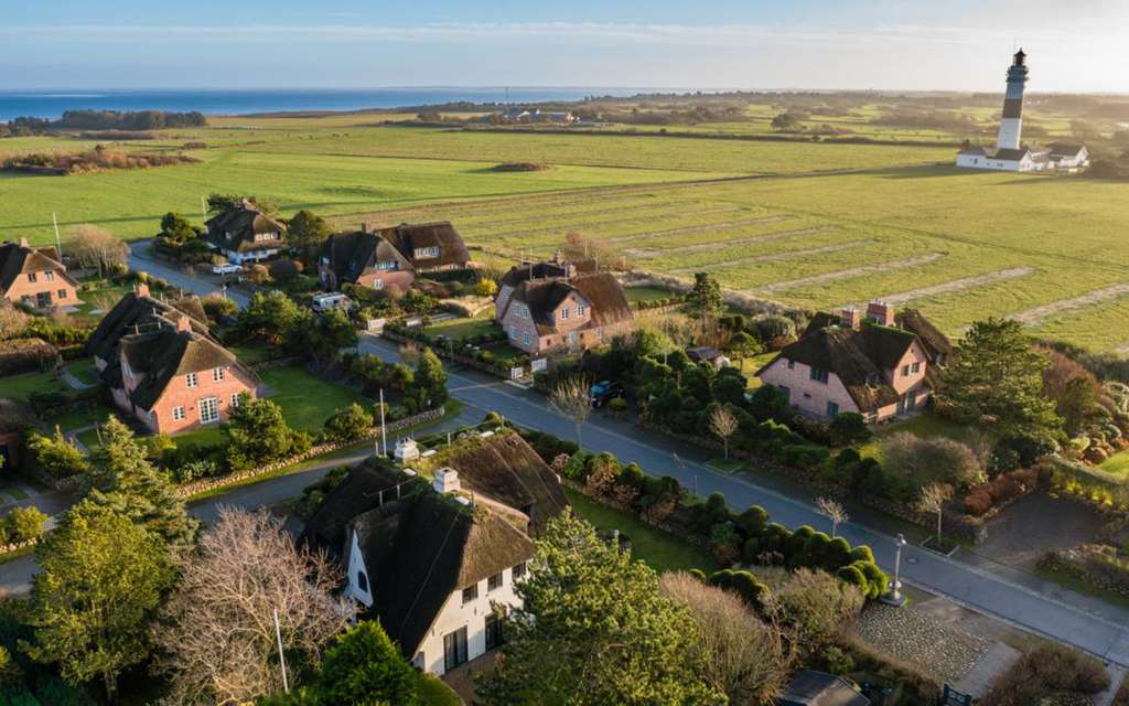 Immobilie in Kampen (Sylt) - Charmante Doppelhaushälfte in Leuchtturmnähe - Bild 0