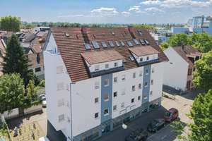 Gepflegte Eigentumswohnung mit Aufzug, PKW-Stellplatz und Klimaanlage – sofort verfügbar