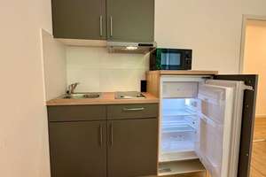 Möbliertes Mini-Apartment mit Einbauküche + INKL. WLAN + TV – Badener Str. 34, 76227 Durlach, Karlsruhe – Vorschaubild 4