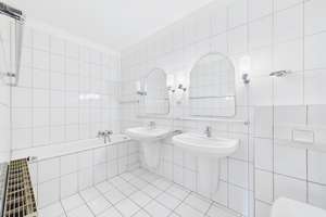Optimale Grundrissstruktur im renovierungsbedürftigen 4-Zimmer-Wohntraum im beliebten D-Düsseltal – Die vollständige Adresse der Immobilie erhältst du vom Anbieter., 40237 Düsseltal, Düsseldorf – Vorschaubild 29