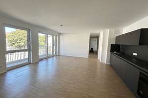 Mit Chick und Charme: 3 Zimmer mit Balkon, moderne Ausstattung, Einbauküche, Tageslichtbad, Aufzug – Biklenstraße 10, 70327 Untertürkheim (Ortsteil), Stuttgart – Vorschaubild 3