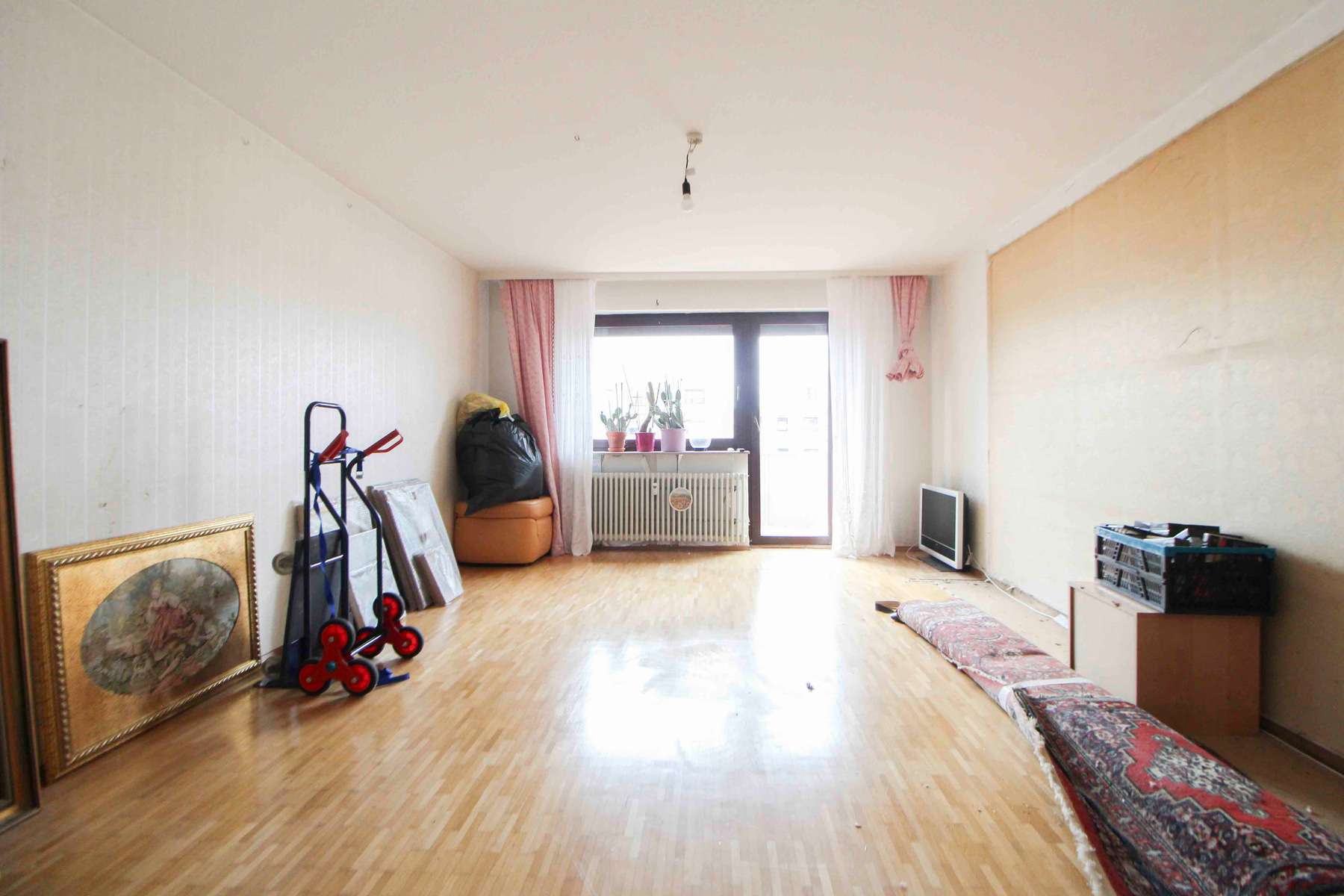 Penthouse-Wohnung mit Weitblick, Balkon, Aufzug und TG-Stellplatz in ruhiger Lage von Hochdorf, Ludwigsburg Kreis – Bild 2