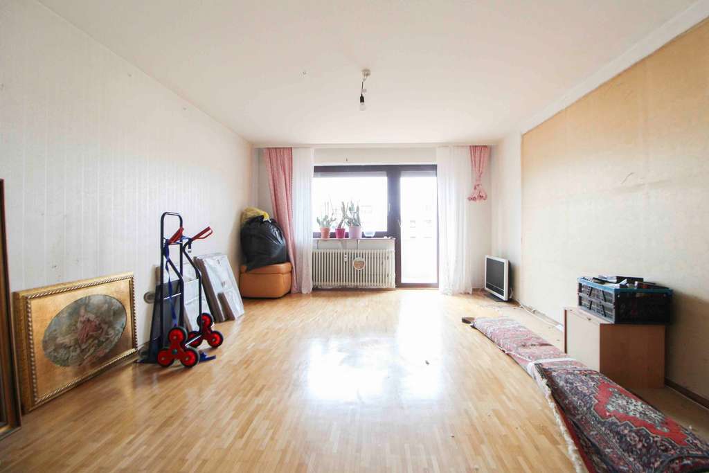 Immobilie in Eberdingen - Penthouse-Wohnung mit Weitblick, Balkon, Aufzug und TG-Stellplatz in ruhiger Lage von Hochdorf - Bild 1