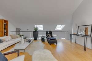 Über den Dächern Düsseldorfs – Maisonette mit Weitblick im Herzen Pempelforts – Die vollständige Adresse der Immobilie erhältst du vom Anbieter., 40477 Pempelfort, Düsseldorf – Vorschaubild 9