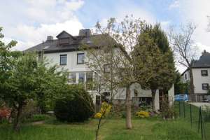 DAS GLÜCK hat ein ZUHAUSE!  Charmante-DHH mit WIGA, Garagenanbau-& Ausbaupotential-in beliebter Lage – Chrieschwitzer Straße 89, 8525 Preißelpöhl, Plauen – Vorschaubild 3