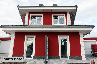 Doppelhaushälfte mit 2 kleinen Wohnungen, Garten und Garage