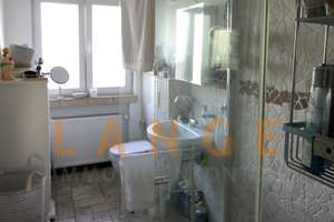 FREISTEHENDES 3 PARTEIEN-
HAUS IN RHEINNÄHE:::
GUTE AUSSTATTUNG:::
4 STELLPLÄTZE:::1 WOHNUNG FREI – Am Büchel 100a, 53173 Plittersdorf, Bonn – Vorschaubild 6