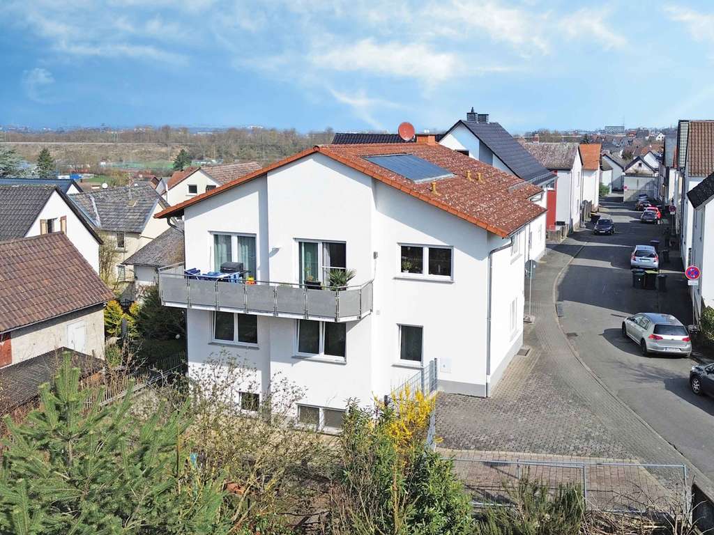 Immobilie in Gießen - Elegantes Zweifamilienhaus zur Kapitalanlage und Eigennutzung - Bild 0