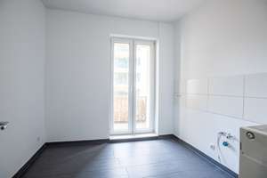 Für Stadtliebhaber: 2-Zimmer-Wohnung mit Balkon und modernem Tageslichtbad nahe Boxhagener Platz – Simplonstraße 53a, 10245 Friedrichshain, Berlin – Vorschaubild 3