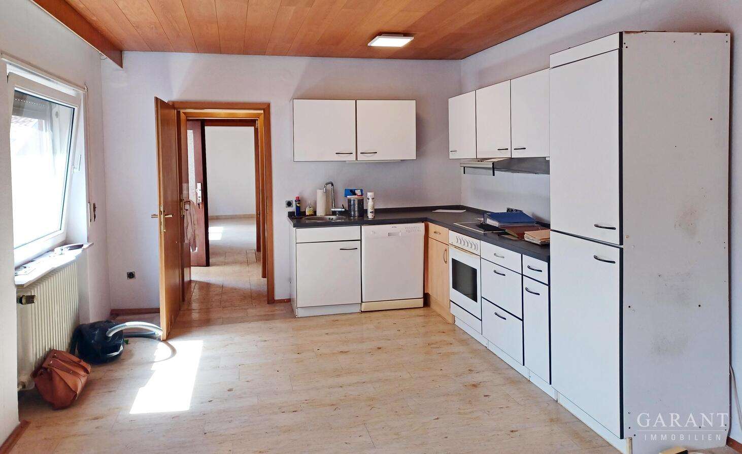 Immobilie in Winnweiler - Einfamilienhaus mit Scheune und Garten - Bild 2