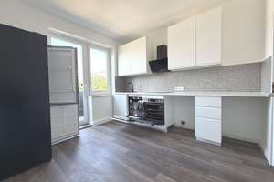 Umfassend sanierte Wohnung mit moderner Einbauküche, Balkon & hochwertigem Duschbad – Neue Straße 47, 27576 Lehe, Bremerhaven – Vorschaubild 3